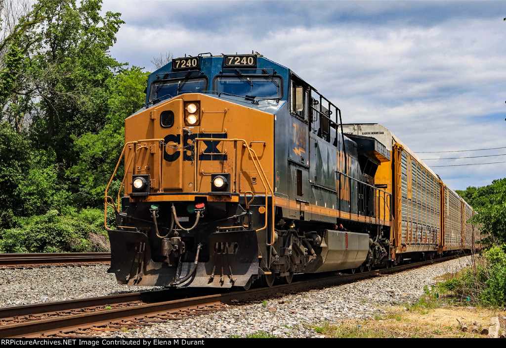 CSX 7240 on M-218